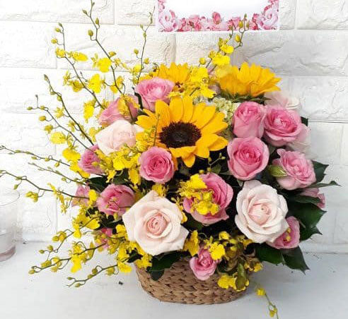 Send Flowers To Son La