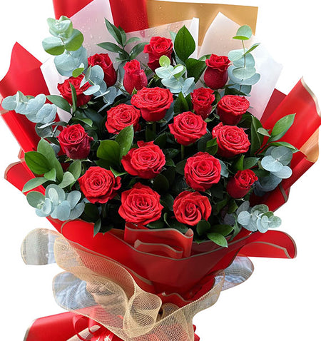 18 Red Roses Bouquet Vietnamese Flowers
