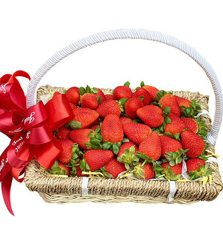 Fresh Strawberries Basket Vietnam