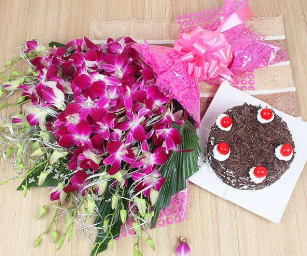 Vietnamese Flowers And Cakes