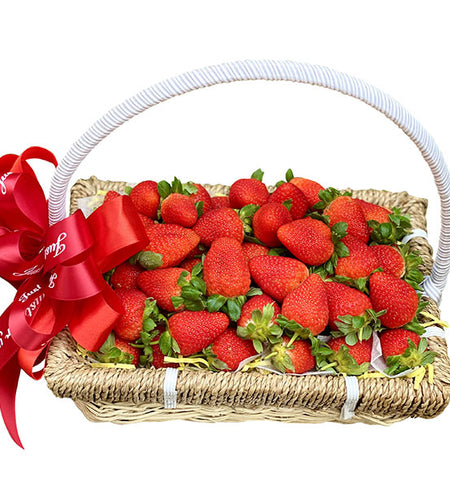 Fresh Strawberries Basket Vietnam