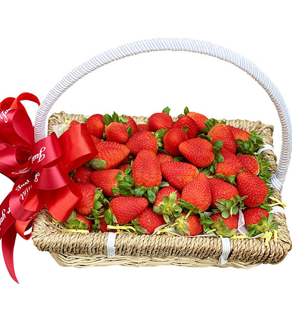 Fresh Strawberries Basket Vietnam