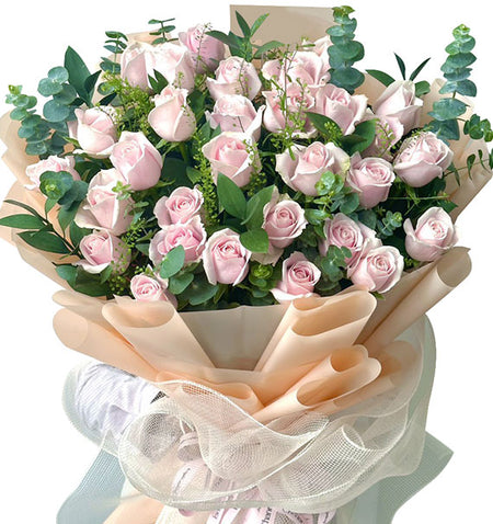Graduation Rose Bouquet Vietnam
