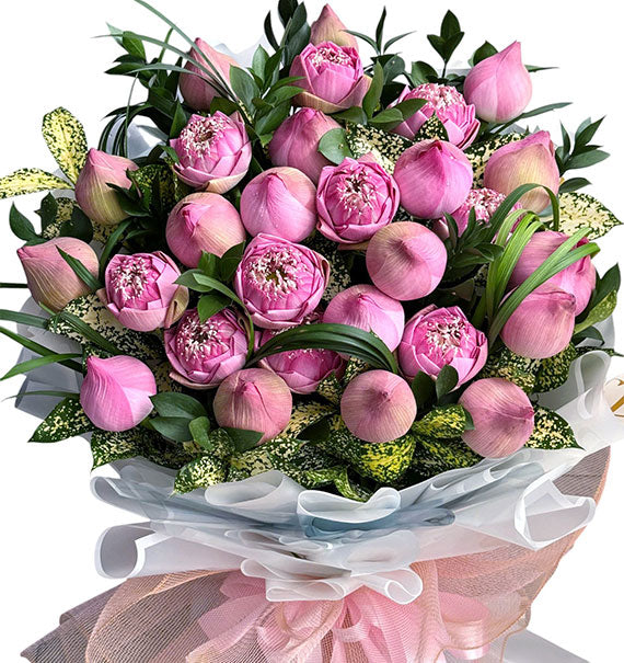 Romantic Lotus Bouquet Vietnam