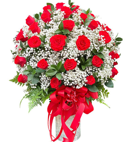 Sweetheart Roses in Vase Vietnamese Flowers