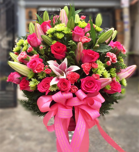 Flowers In Vase Vietnam - Vietnamese Flowers
